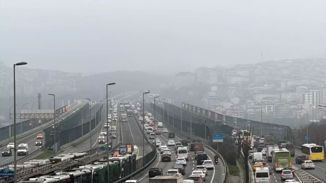 Istanbulun bazi bolgelerinde ve Bogazda sis etkili oldu