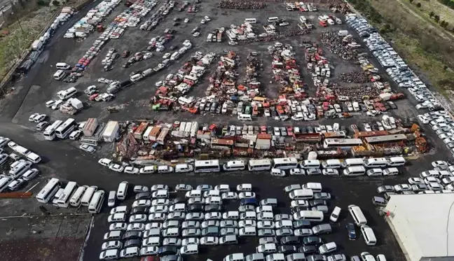 İstanbul'da borçtan icralık araç mezarlığında adeta servet yatıyor 8 İstanbul'da borçtan icralık araç mezarlığında adeta servet yatıyor