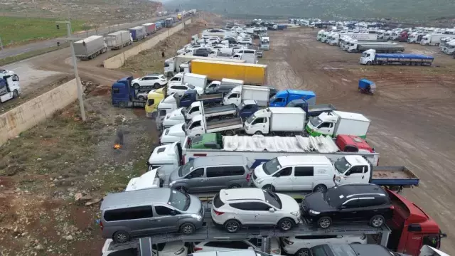 Savaşın bitmesiyle Cilvegözü'nde tır yoğunluğu devam ediyor