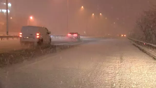 İstanbul karlar altında! Tüm ilçeler sarı kodlu uyarı yapıldı