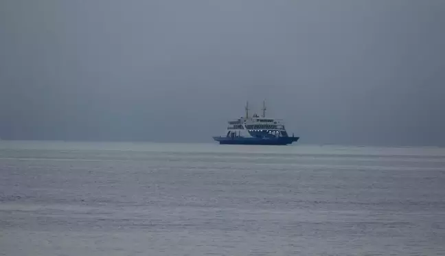 Çanakkale Boğazı yoğun sis nedeniyle gemilere kapandı