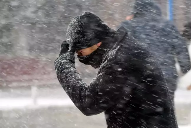 İstanbul'a kar bu kez daha sert geliyor! Çok sayıda uçuş iptal edildi