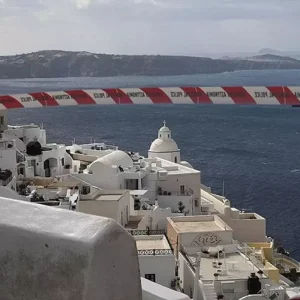 Santorini Adasinda sismik hareketlilik emlak fiyatlarini dusurdu