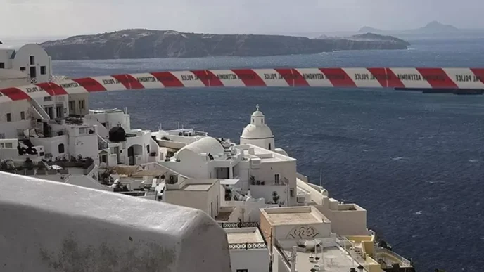 Santorini Adasinda sismik hareketlilik emlak fiyatlarini dusurdu