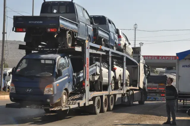 Suriye'ye sıfır ve ikinci el araç sevkiyatı rekor kırdı