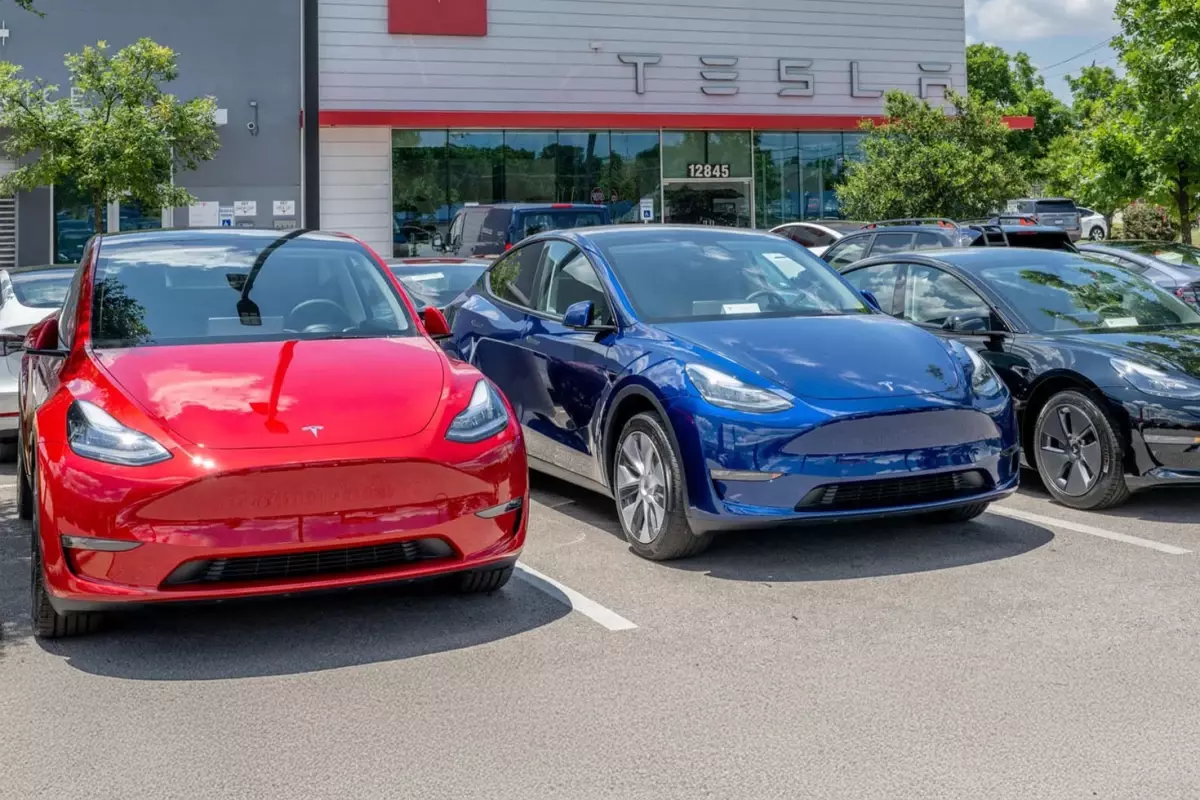 Tesla satislari ocakta Avrupada sert dustu