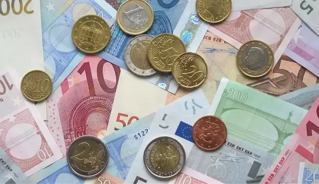 Euro tarihinde ilk kez 39 lirayı aşarak rekor kırdı 4 Euro tarihinde ilk kez 39 lirayı aşarak rekor kırdı