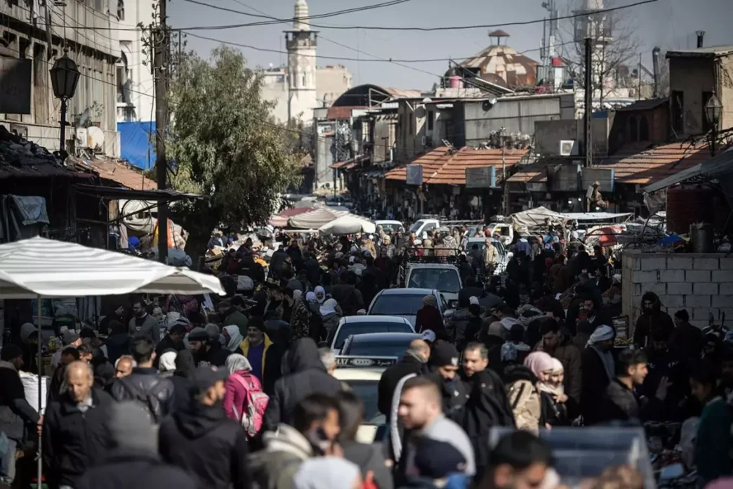 Suriyede 12 bin memur gorevden alindi