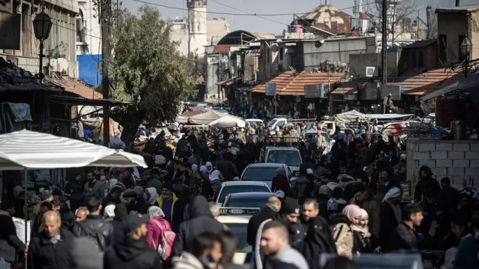 Suriyede 12 bin memur gorevden alindi