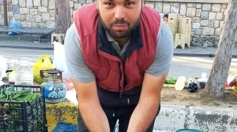 vazgecilmez yaz meyvesi erik tezgahlarda yeri 18555442 amp