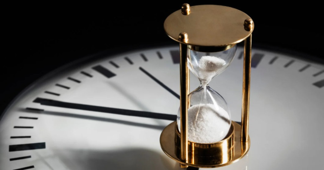10.01 SAAT ANLAMI 2025: Ters saat 10.01 ne anlama gelir, nasıl yorumlanır?