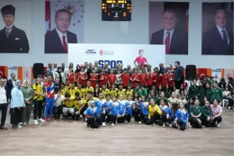 17 Geleneksel Umraniye Spor Oyunlari Kapanis Toreni Gerceklestirildi