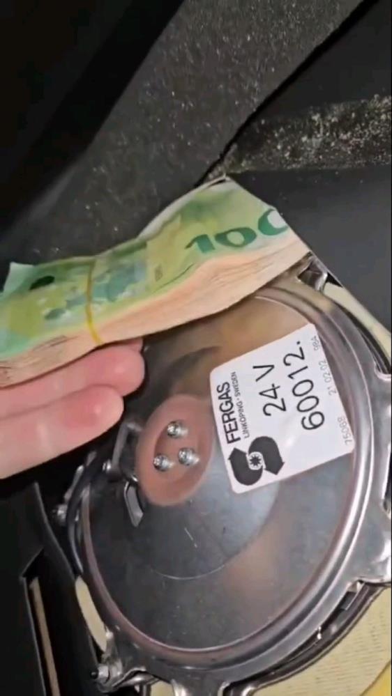 Tıra gizlenen 15 milyon lira dedektör köpek kaçamadı
