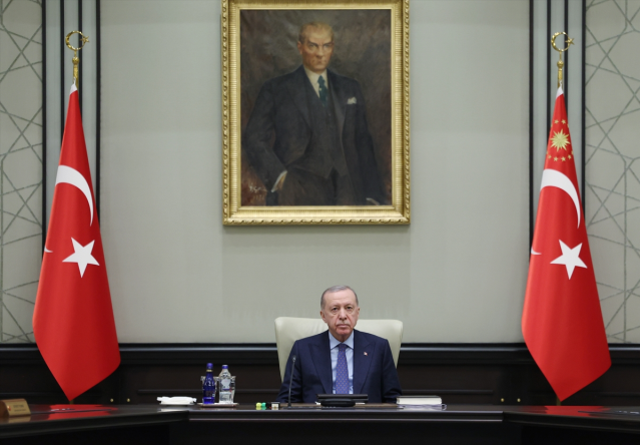 Ana gündem PKK'nın fesih kararı! Kabine Erdoğan başkanlığında toplandı