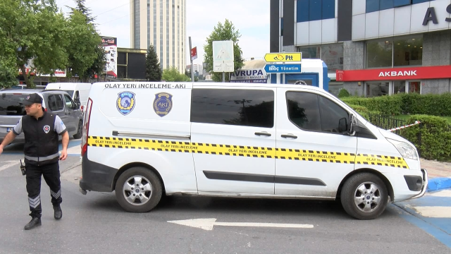 Bağcılar'da iş insanını takip edip 4 milyon lirayı gasbettiler
