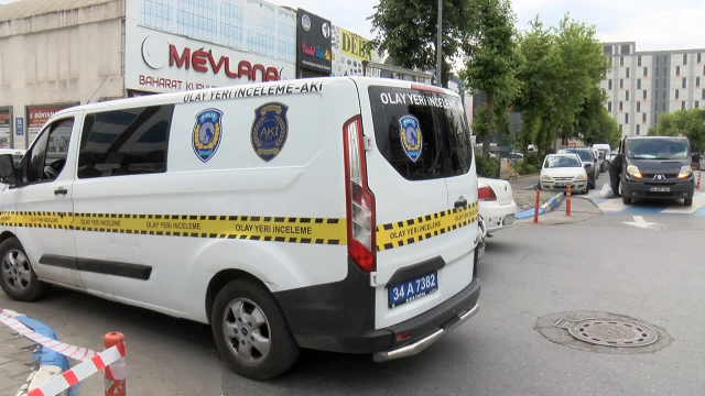Bağcılar'da iş insanını takip edip 4 milyon lirayı gasbettiler