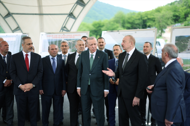 Cumhurbaşkanı Erdoğan ve Aliyev, Laçın Havalimanı'nın açılışını yaptı