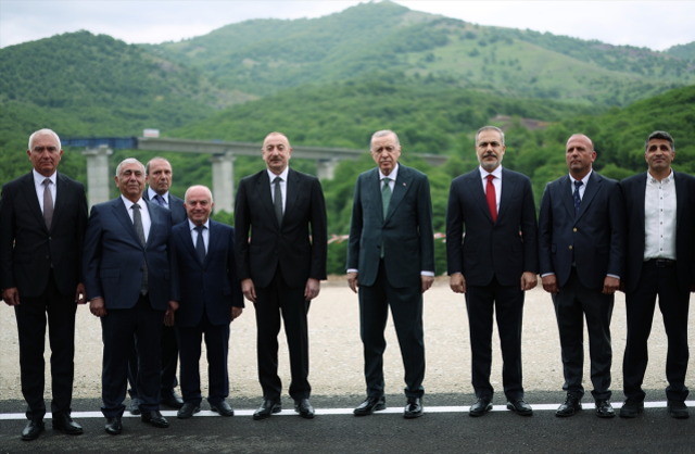 Cumhurbaşkanı Erdoğan ve Aliyev, Laçın Havalimanı'nın açılışını yaptı