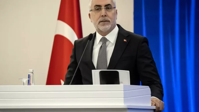 Bakan Isikhan 10 bin engelli bireye kamuda is firsati sunulacak