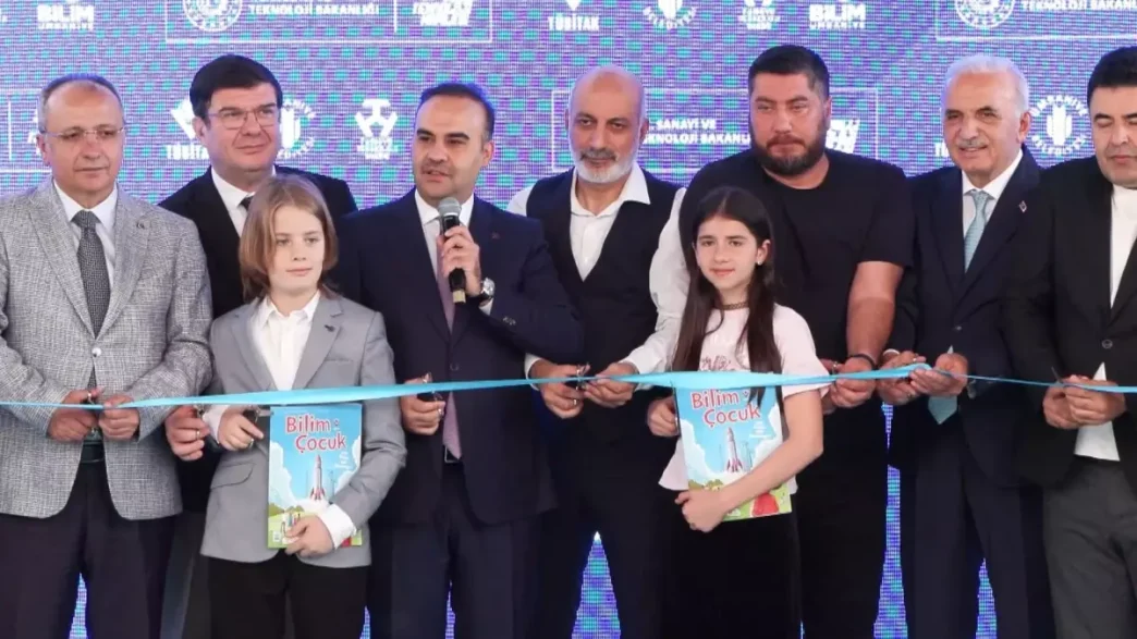 Bakan Kacir Bu bilim merkezi tam bagimsiz Turkiyeyi insa edecek