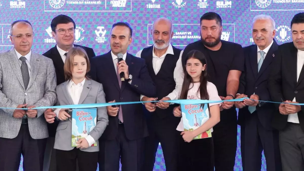 Bakan Kacir Bu bilim merkezi tam bagimsiz Turkiyeyi insa edecek
