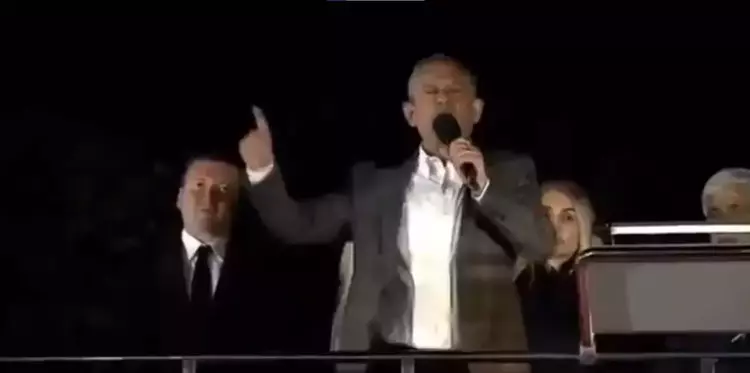 CHP lideri Özel neredeyse küfrediyordu: İkisini birlikte yuhalayın anasını... 3 CHP lideri Özel neredeyse küfrediyordu: İkisini birlikte yuhalayın anasını...