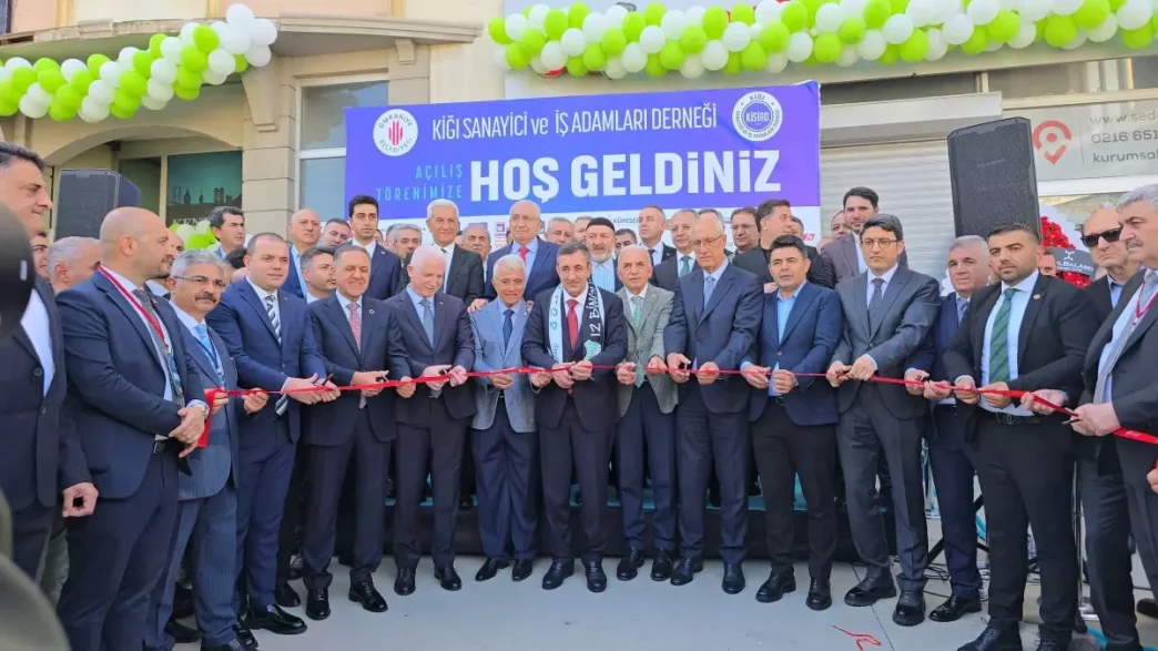 Cumhurbaskani Yardimcisi Cevdet Yilmaz Teror halkin da demokrasinin de dusmanidir
