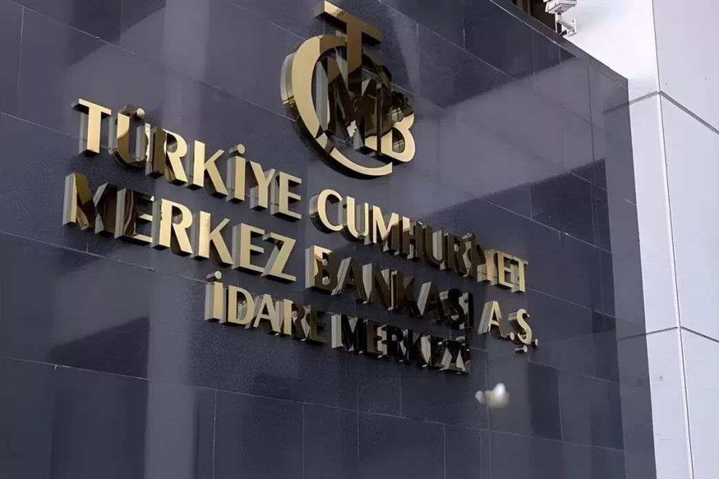 Eski Merkez Bankasi Baskani Rusdu Saracoglu hayatini kaybetti