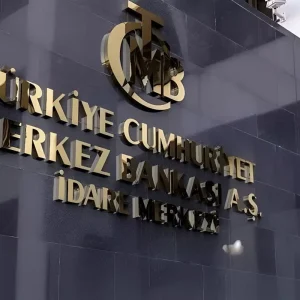 Eski Merkez Bankasi Baskani Rusdu Saracoglu hayatini kaybetti