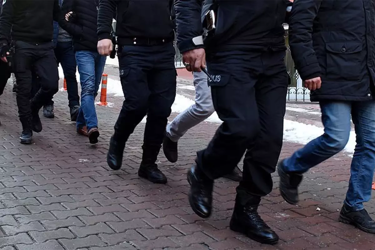Istanbulda Borsa Manipulasyonu Sorusturmasinda 7 Supheli Yakalandi