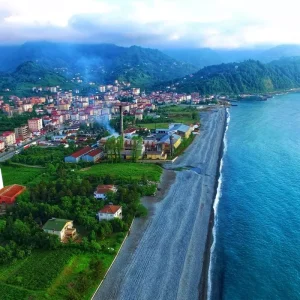 Kemalpasada Gurcu turist azaldi esnaf zorda Siftahsiz dukkan kapatanlar var
