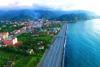 Kemalpasada Gurcu turist azaldi esnaf zorda Siftahsiz dukkan kapatanlar var