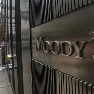 Moodys ABDnin kredi notunu dusurdu
