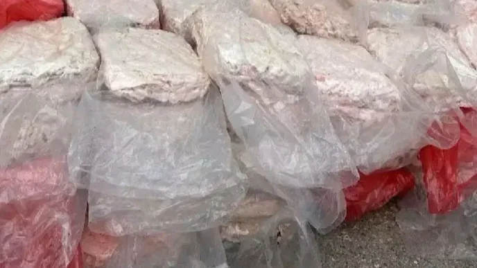 Sirnakta kamyon kasasinda 25 ton kacak et ele gecirildi