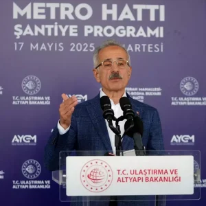 Ulastirma ve Altyapi Bakani Uraloglu Istanbul039da bir metro hattinin uzatilacagini