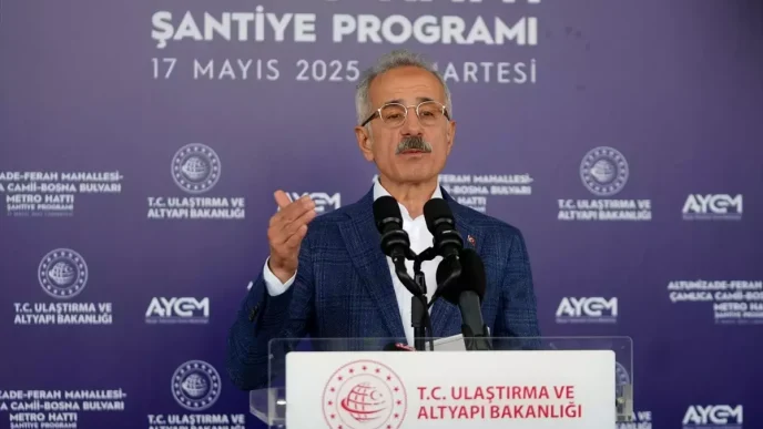 Ulastirma ve Altyapi Bakani Uraloglu Istanbul039da bir metro hattinin uzatilacagini