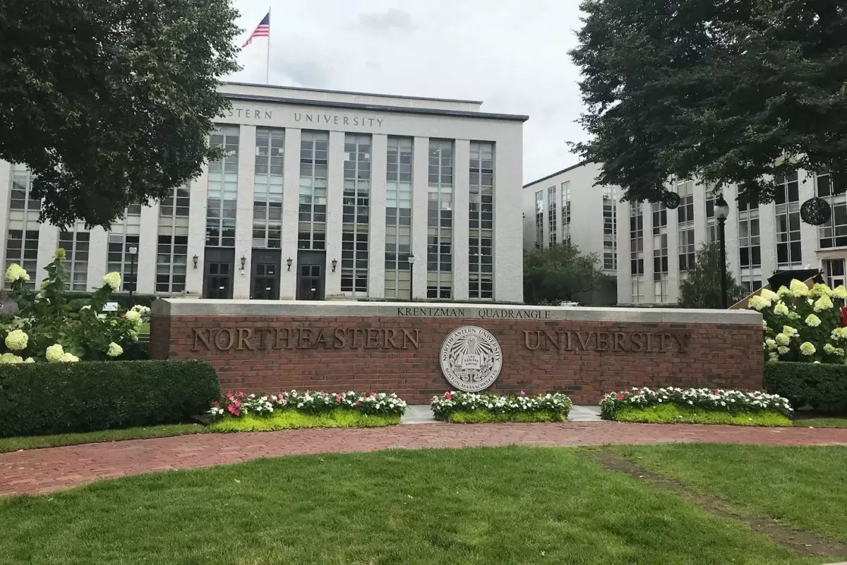 Universitede bir garip olay Ogretim gorevlisinin yaptigini goren ogrenci ders