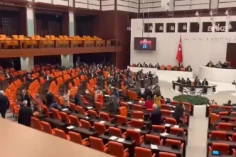chp li vekiller genel kurulu terk etti 18654828 9342 amp
