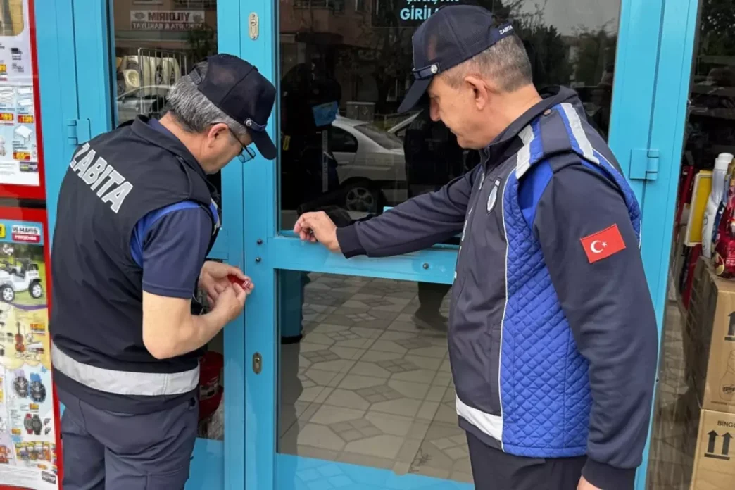 unlu zincir markette bozuk urun skandali 3 sube 18642812 6426 amp