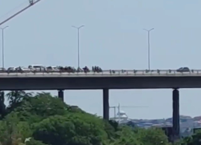 15 Temmuz Şehitler Köprüsü'nde ne oldu? SON DAKİKA 15 Temmuz Şehitler Köprüsü'nde trafik neden durduruldu?