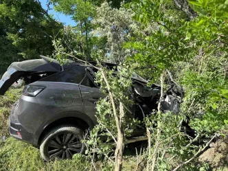 Afyonkarahisarda Kontrolden Cikan Aracta 3 Kisi Yaralandi