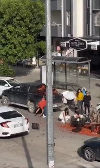 Cilekler yola sacildi vatandaslar bakin ne yapti