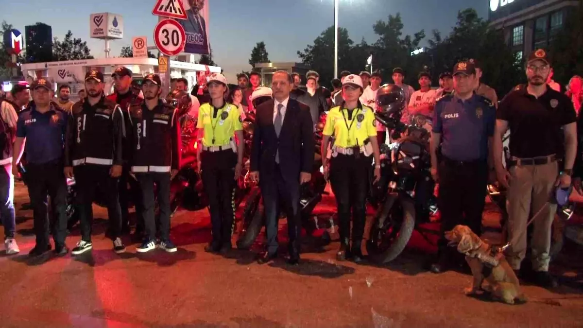 Istanbul Emniyet Muduru Yildiz Umraniyede Asayis ve Narkotik Uygulamasini Denetledi