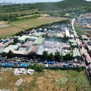 Istanbul Maltepede Seramik Deposunda Yangin
