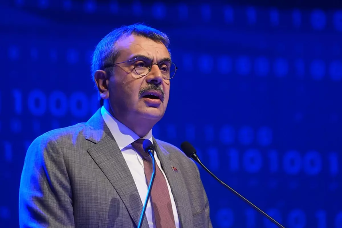 LGSde sorular sizdirildi iddiasina Bakan Tekinden yanit