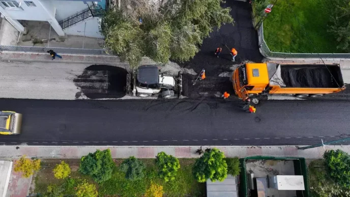 Umraniye Belediyesi Yol Bakim ve Onarim Calismalarina Devam Ediyor