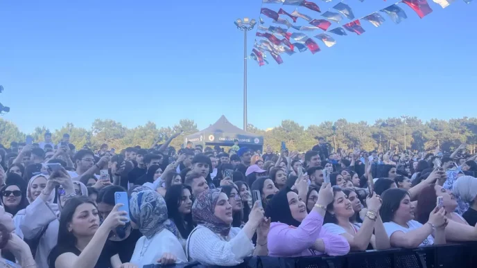 Umraniye Belediyesinden Lise Mezuniyet Soleni