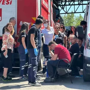 Umraniye Organize Sanayi Bolgesinde Fabrikada Yangin 10 Isci Dumandan Etkilendi