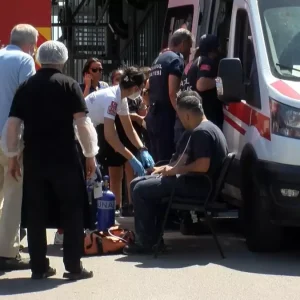 Umraniyede Motor Uretim Fabrikasinda Yangin 10 Isci Hastaneye Kaldirildi