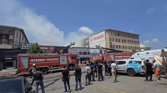 Umraniyede Yangin Dukkanlar Alev Alev Yandi
